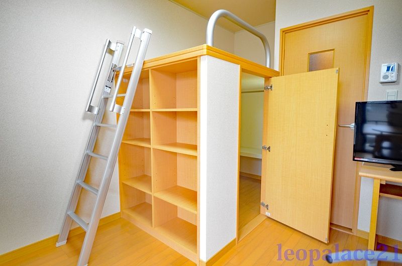 レオパレス萩崎 収納