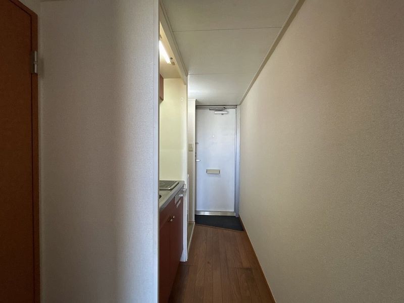 レオパレスサニー 玄関