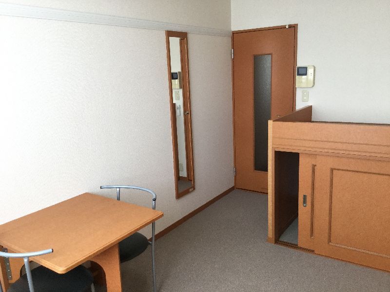 レオパレス愛 居間