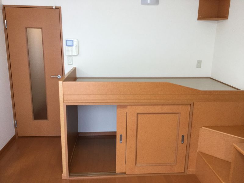 レオパレスミリオン 収納