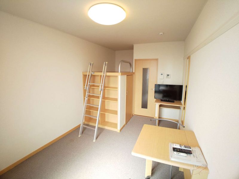 レオパレスハスネーラ 寝室