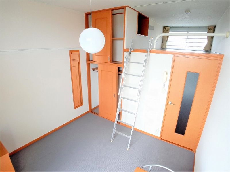 レオパレス松前２ 居間
