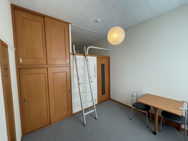 レオパレスグレイス豊栄 居間