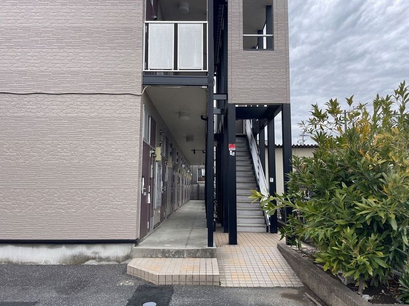 レオパレスペイサージュ エントランス