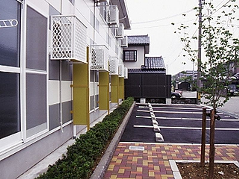 レオパレスＲＥＤ 駐車場