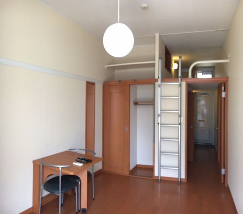 レオパレスクレエ 居間