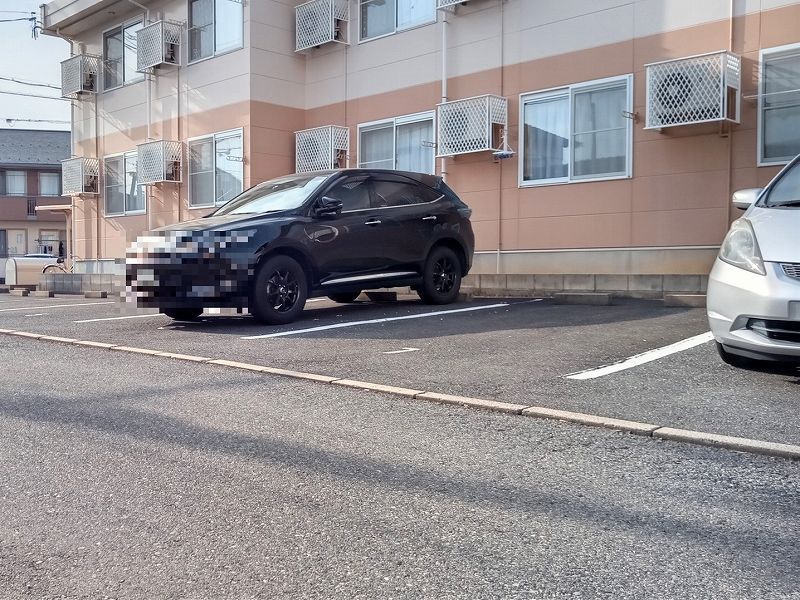 レオパレスＭＯＮ　ＲＥＶＥ 駐車場