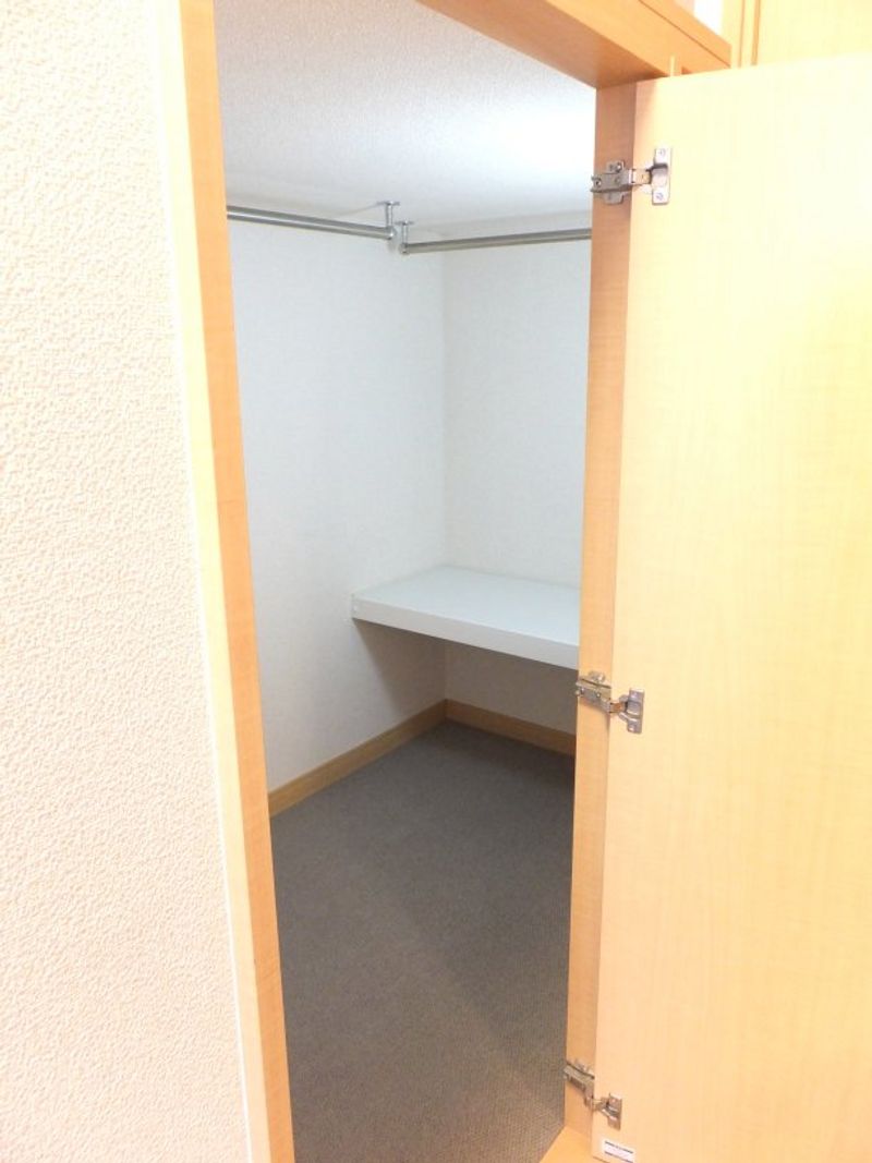 レオパレス海老川ハイツ 収納