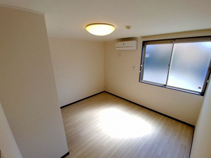 レオネクストコナ＆サンⅠ 居間