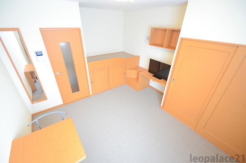 レオパレスひの 居間