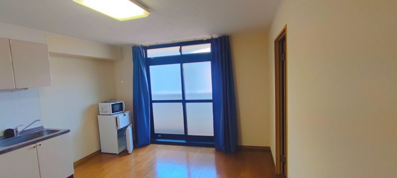 レオパレス中井町３ 居間