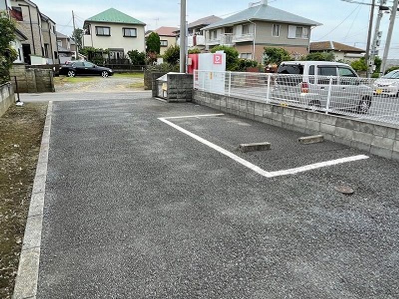 レオパレスシャンブルＮＳ 駐車場