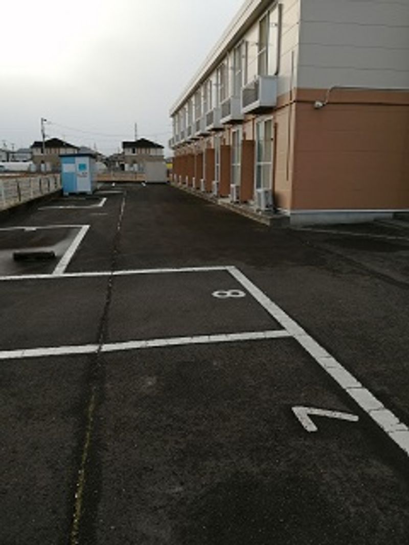 レオパレスプログレス 駐車場