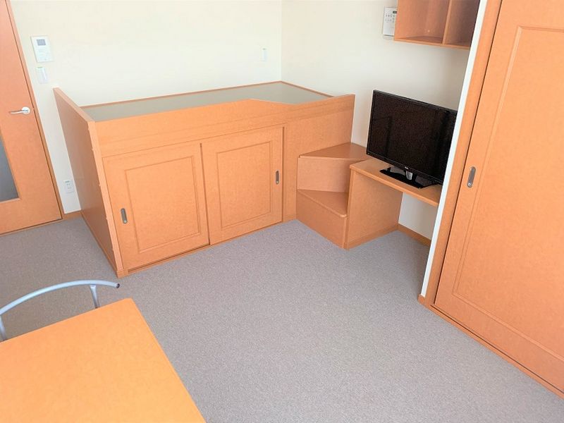 レオパレスプロスペリテＡ 居間