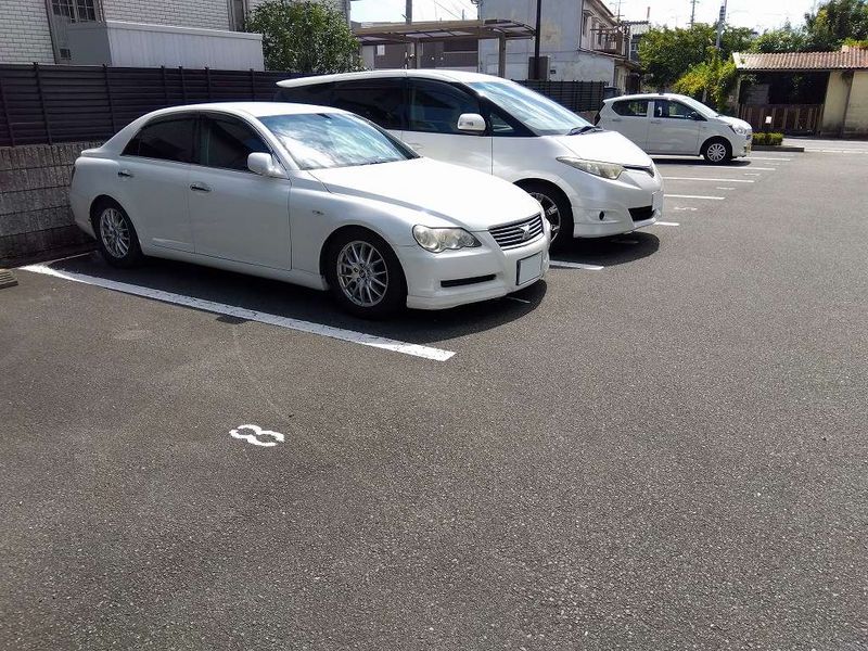 レオパレスＢｅ　Ｔｏｗｎ 駐車場