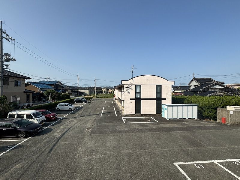レオパレスしおかぜⅡ 駐車場