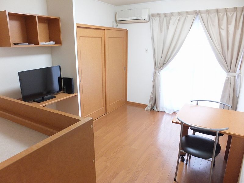 レオパレスボヌール 居間