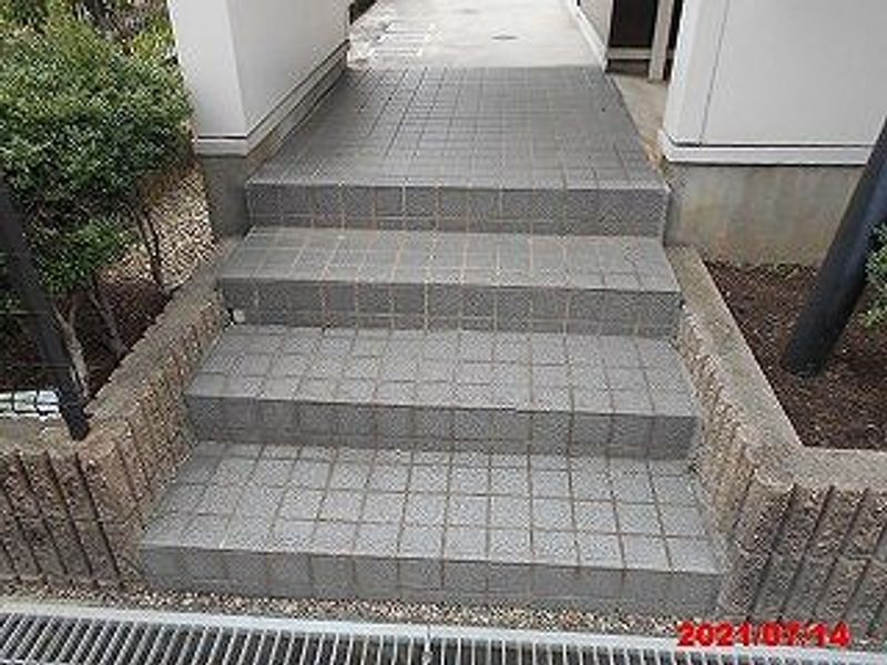 レオパレスヒロ エントランス