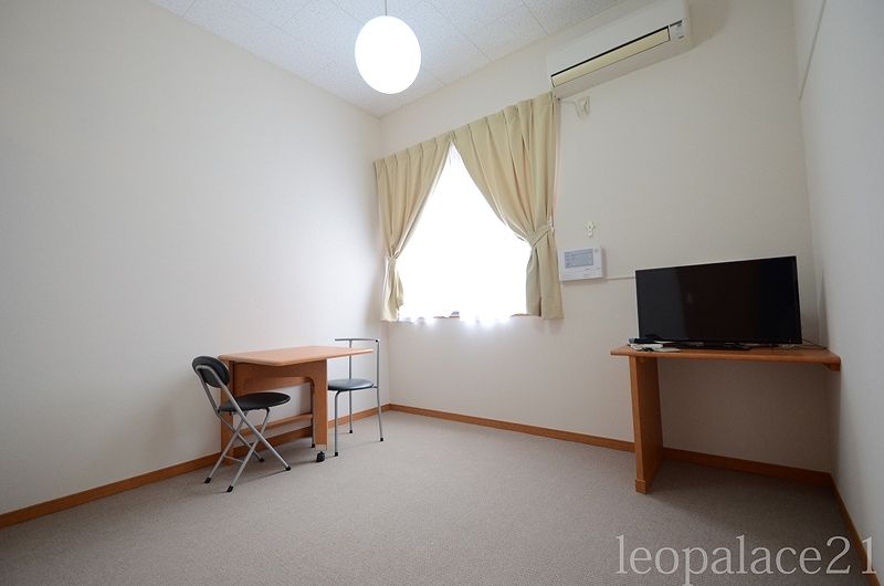 レオパレスＢｅｌｆｏｒｔ　住吉 居間