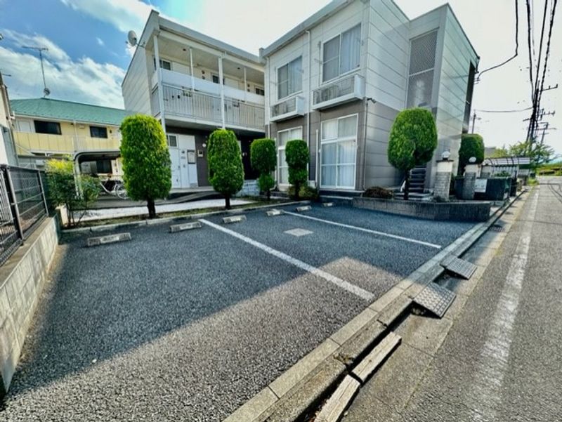 レオパレスバイオレット 駐車場