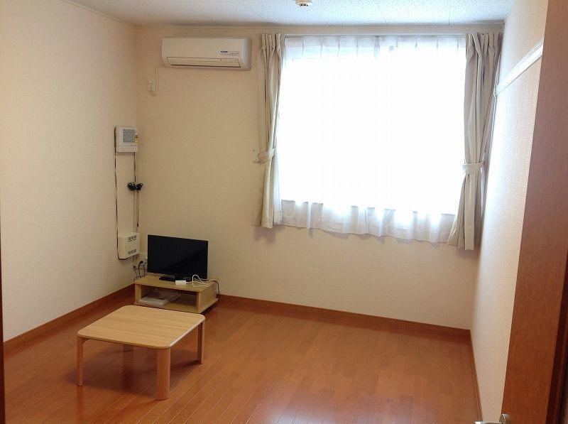 レオパレスＳＡＤＡ２ 居間