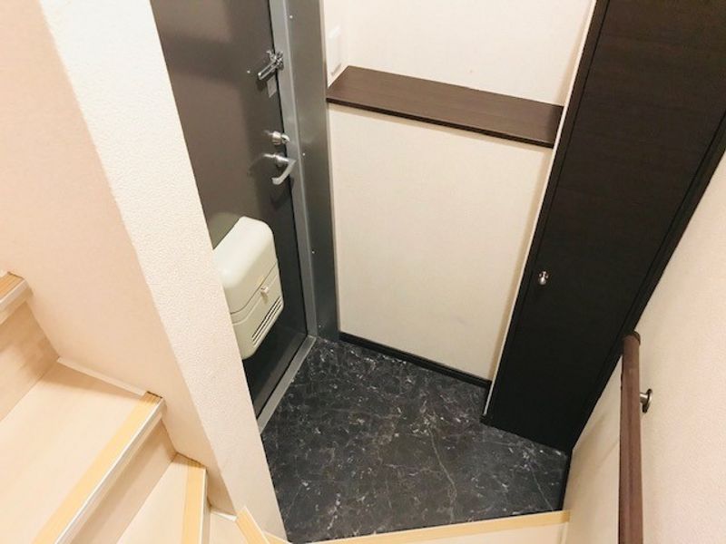 レオネクストシャン　フルール 玄関