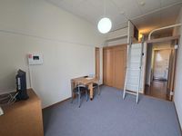レオパレステイラウンジ 居間