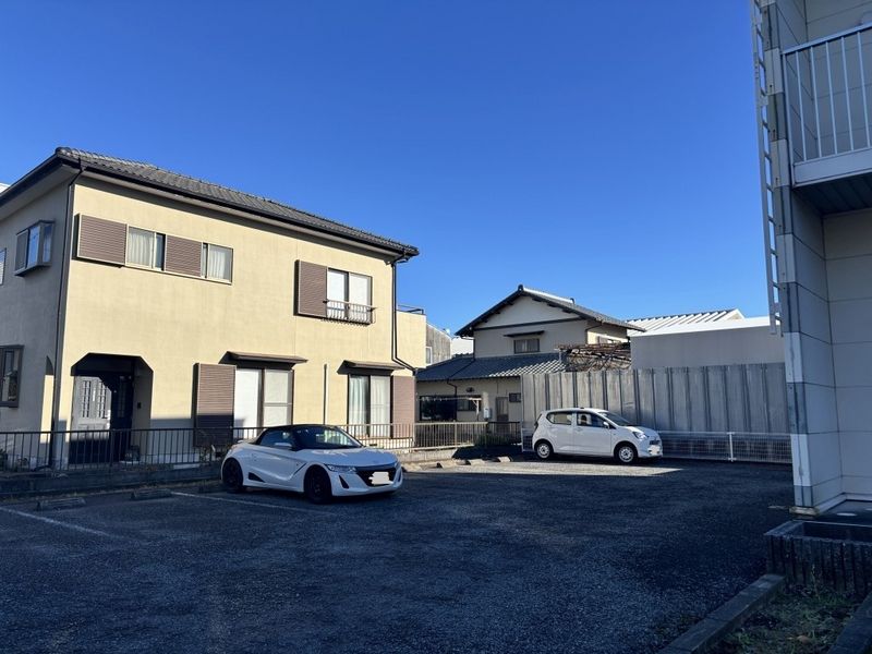 レオパレス渓−せせらぎ− 駐車場
