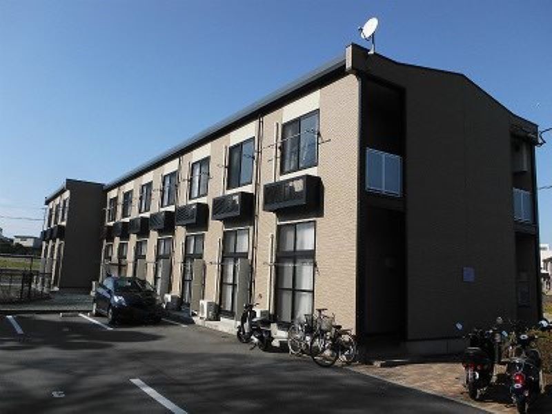 レオパレス岩井 外観
