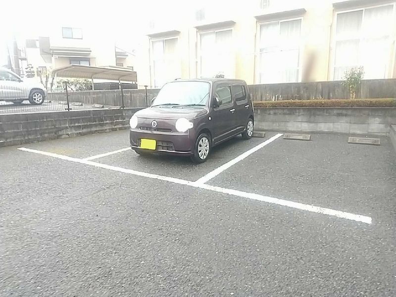 レオパレスエスペランサＣ 駐車場