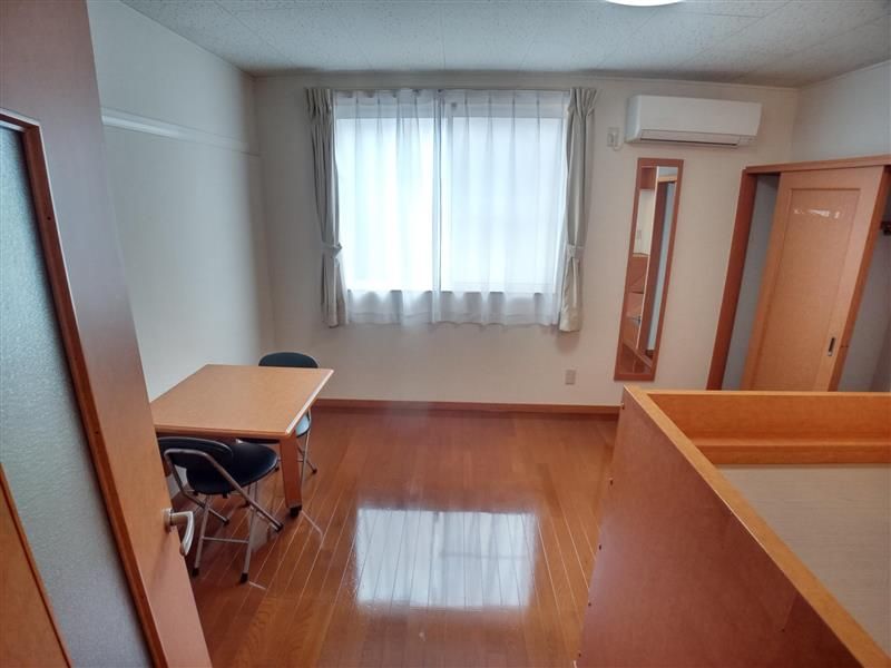 レオパレスイシハラⅠ 居間
