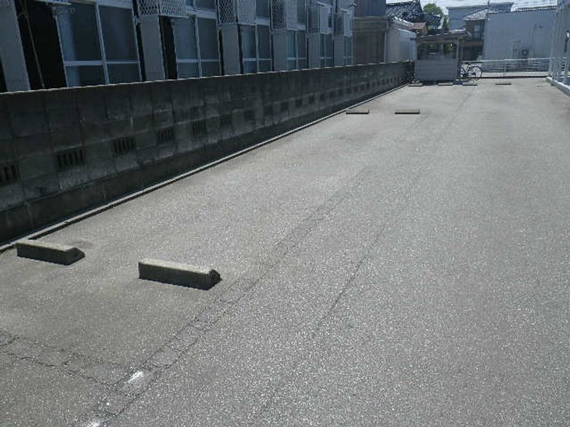 レオパレスグランシア 駐車場