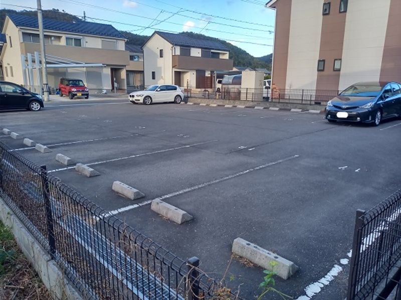 レオパレスＮＹⅡ 駐車場