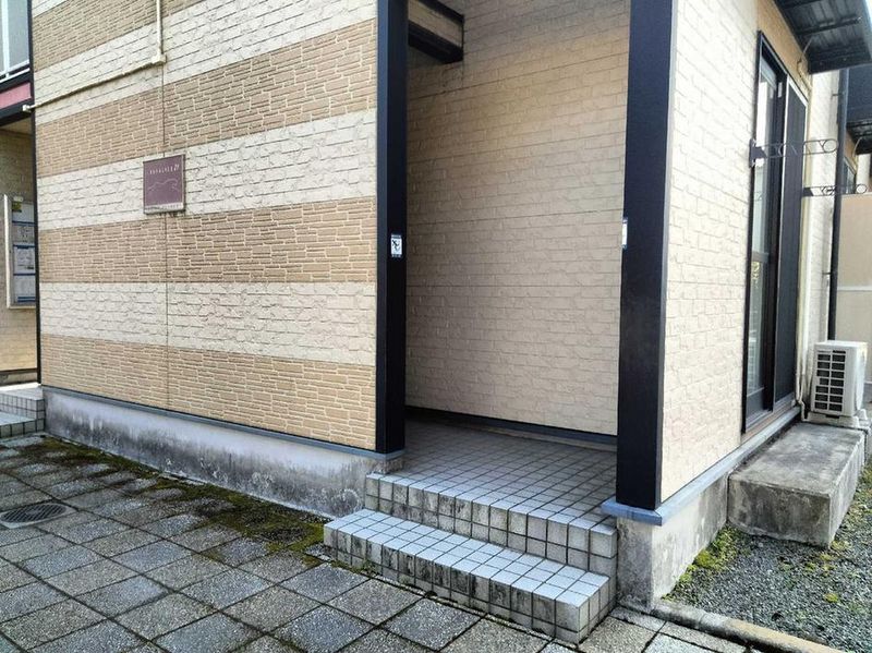 レオパレスビューハイツ エントランス