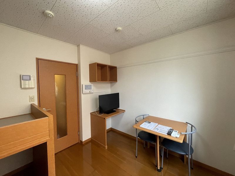 レオパレスまつえ 居間