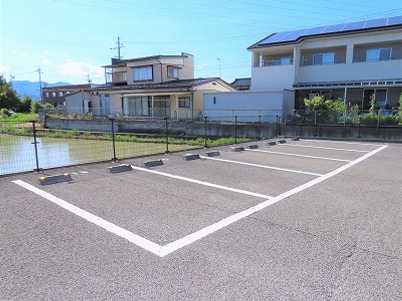 レオパレス大塚 駐車場