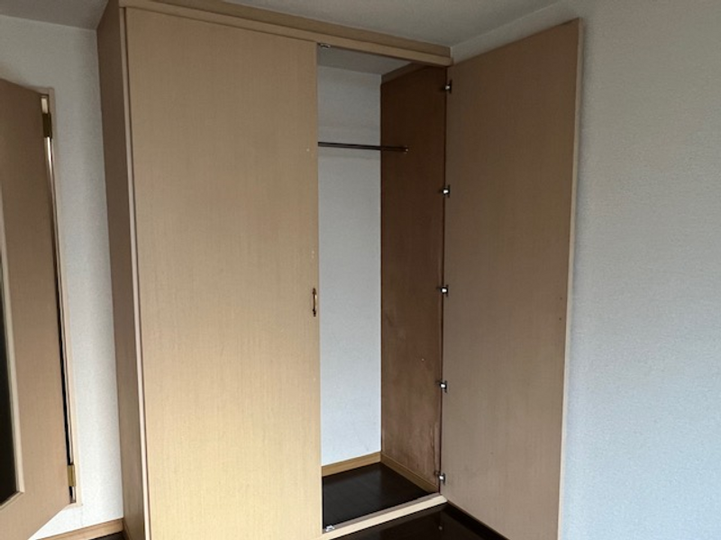 レオパレスリヴェール国母 収納