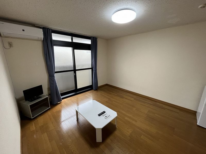 レオパレスＫＯＫＡＤＯⅡ 居間