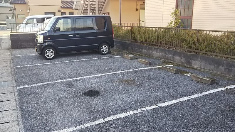 レオパレスＡＱＵＡ 駐車場