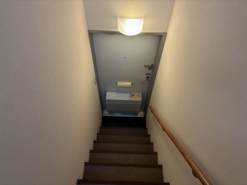 レオパレス宮代庭苑 玄関