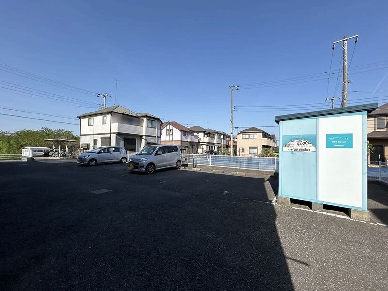 レオパレスプルミエ 駐車場