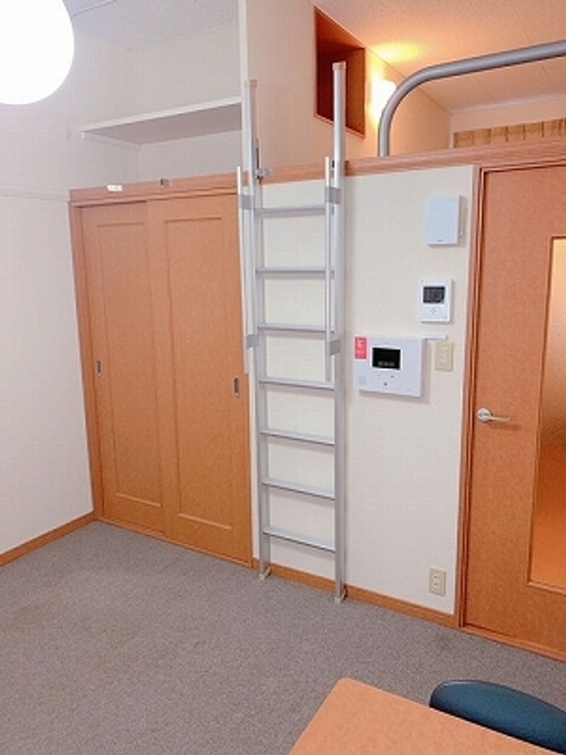 レオパレスＣＯＺＹ 寝室