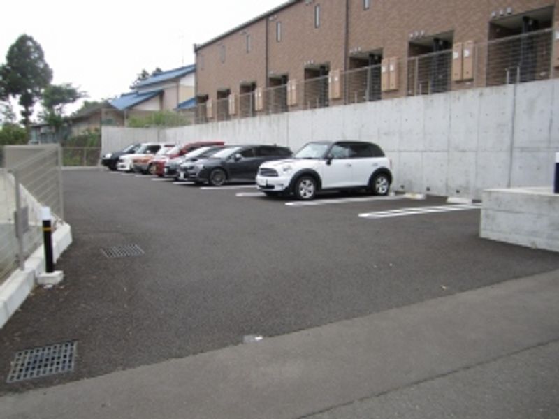 レオネクスト留ヶ谷Ｃ 駐車場