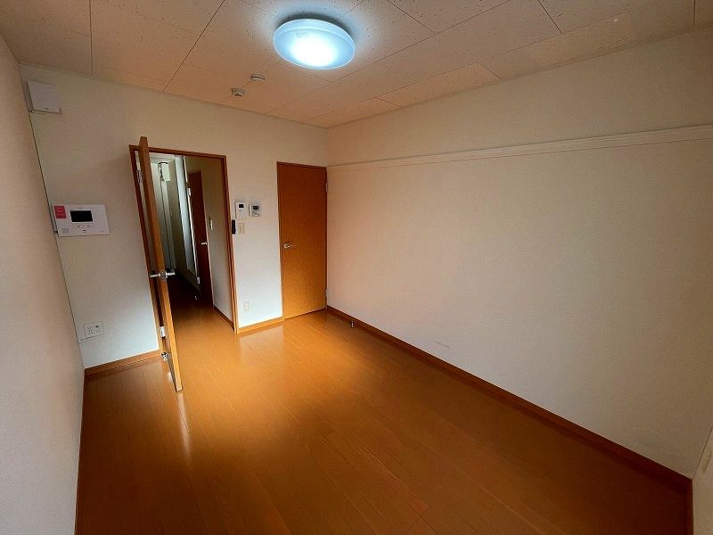 レオパレスハピネス光が丘 居間