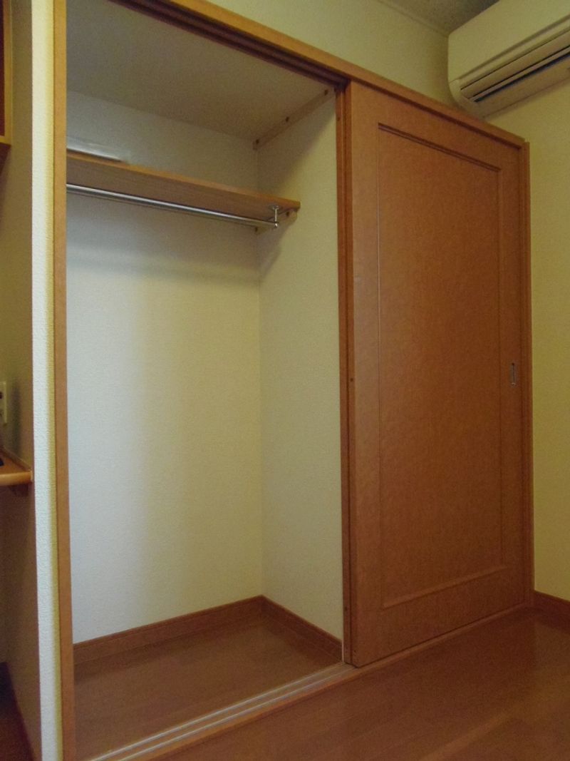 レオパレス川合 収納
