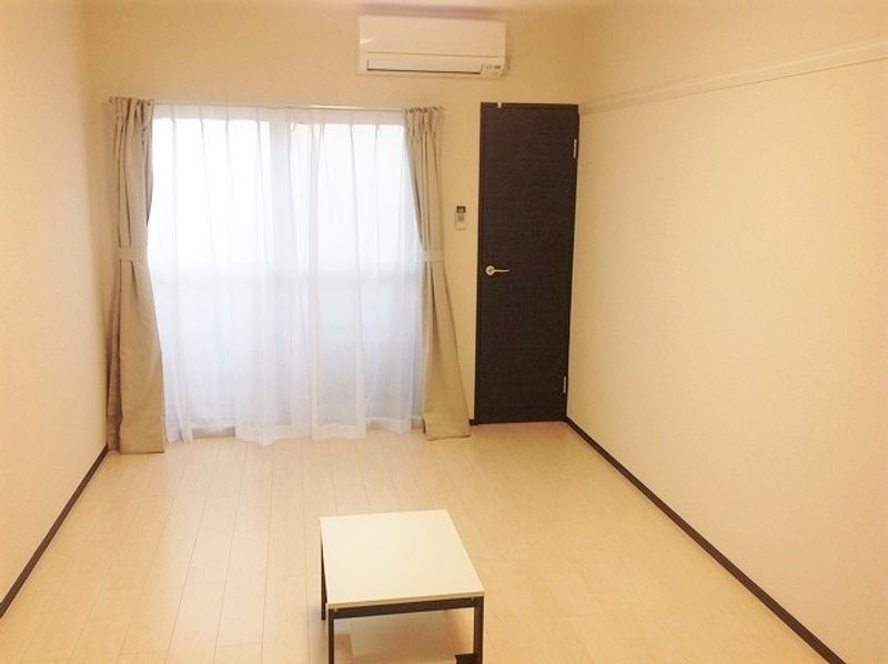 MIRANDA JIN IV 거실