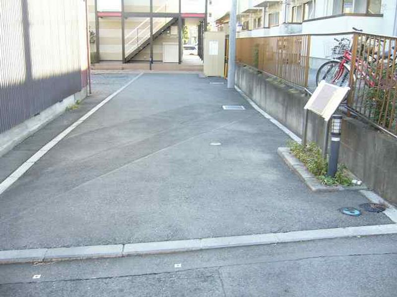レオパレスオメガ エントランス