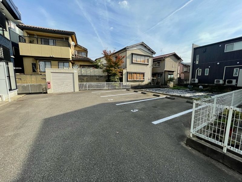 レオパレスシンセリティⅠ 駐車場