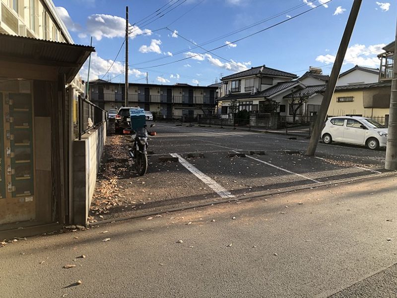 レオパレス太陽 駐車場