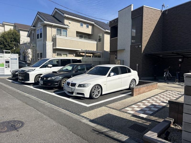 ミランダアレグリア 駐車場